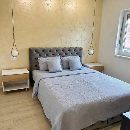 Cvetkovic 아파트 소코 반자